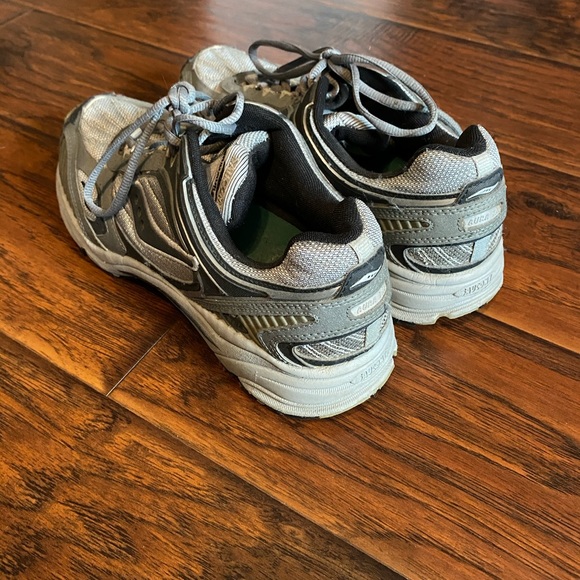 ASICS Running Shoes with custom supportive inserts - Picture 3 of 3